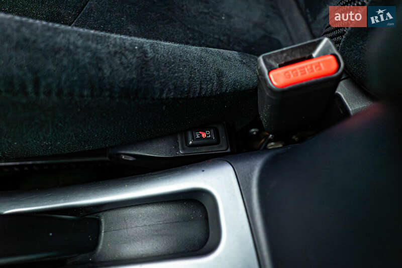 Внедорожник / Кроссовер Mitsubishi Outlander XL 2010 в Киеве