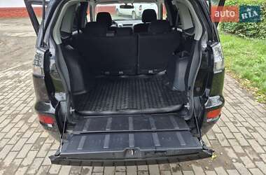 Внедорожник / Кроссовер Mitsubishi Outlander XL 2010 в 