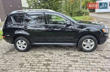 Внедорожник / Кроссовер Mitsubishi Outlander XL 2010 в 
