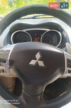 Внедорожник / Кроссовер Mitsubishi Outlander XL 2008 в 
