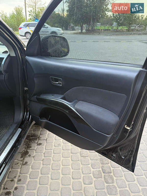 Внедорожник / Кроссовер Mitsubishi Outlander XL 2008 в Каменском