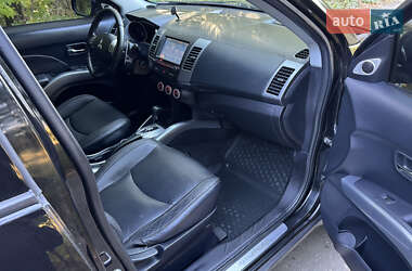 Позашляховик / Кросовер Mitsubishi Outlander XL 2008 в 
