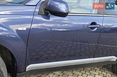 Внедорожник / Кроссовер Mitsubishi Outlander XL 2009 в 