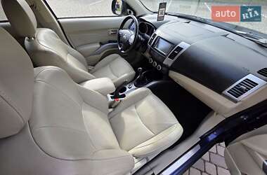 Внедорожник / Кроссовер Mitsubishi Outlander XL 2009 в 