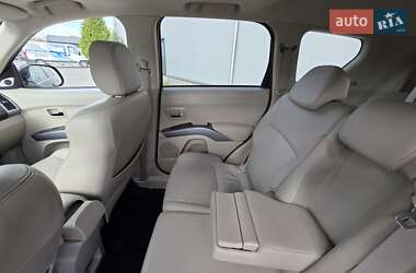 Внедорожник / Кроссовер Mitsubishi Outlander XL 2009 в 