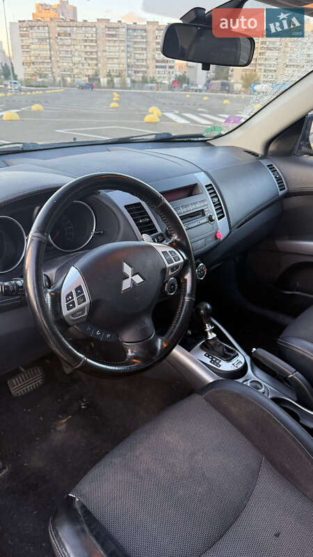 Позашляховик / Кросовер Mitsubishi Outlander XL 2011 в Києві фото 10 Позашляховик / Кросовер Mitsubishi Outlander XL 2011 в Києві