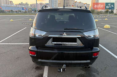 Внедорожник / Кроссовер Mitsubishi Outlander XL 2011 в 