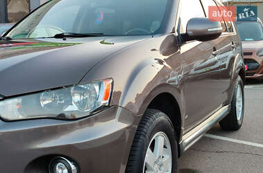 Внедорожник / Кроссовер Mitsubishi Outlander XL 2010 в 