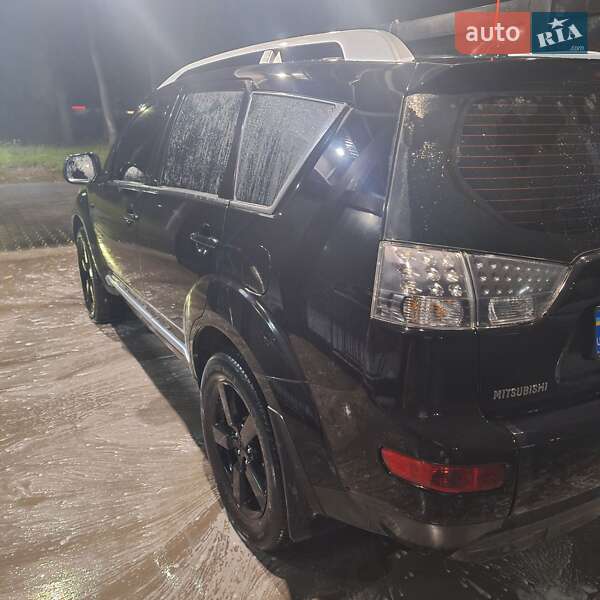 Внедорожник / Кроссовер Mitsubishi Outlander XL 2008 в Львове