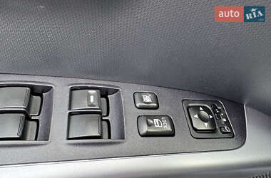 Внедорожник / Кроссовер Mitsubishi Outlander XL 2010 в 
