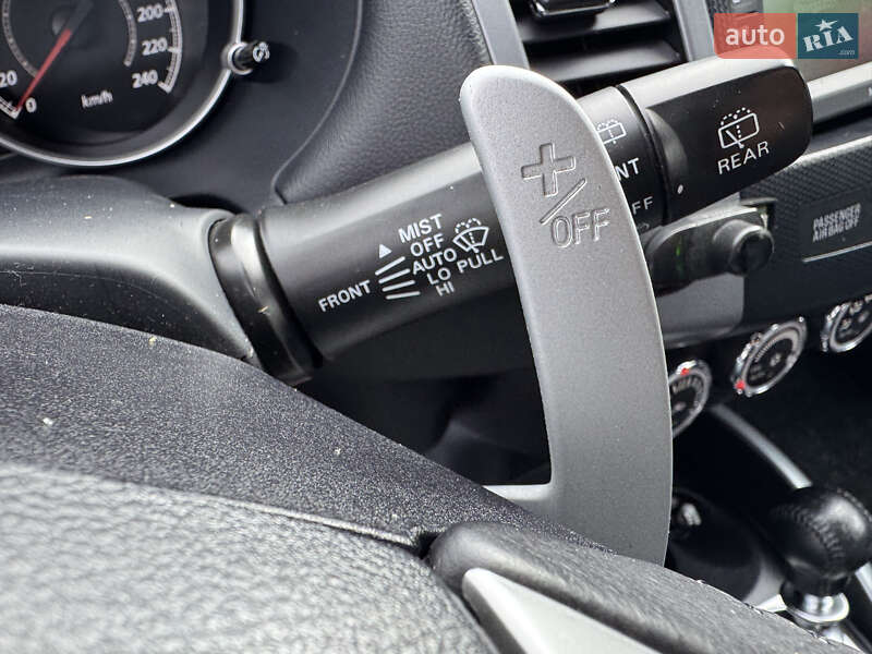 Позашляховик / Кросовер Mitsubishi Outlander XL 2010 в Києві