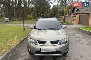 Позашляховик / Кросовер Mitsubishi Outlander XL 2008 в  фото 13 Позашляховик / Кросовер Mitsubishi Outlander XL 2008 в