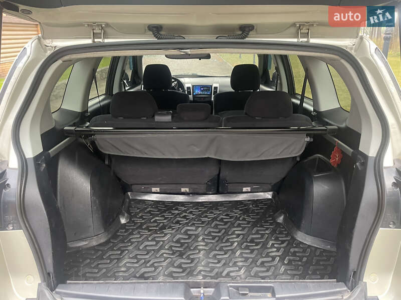Внедорожник / Кроссовер Mitsubishi Outlander XL 2008 в Чернигове фото 31 Внедорожник / Кроссовер Mitsubishi Outlander XL 2008 в Чернигове