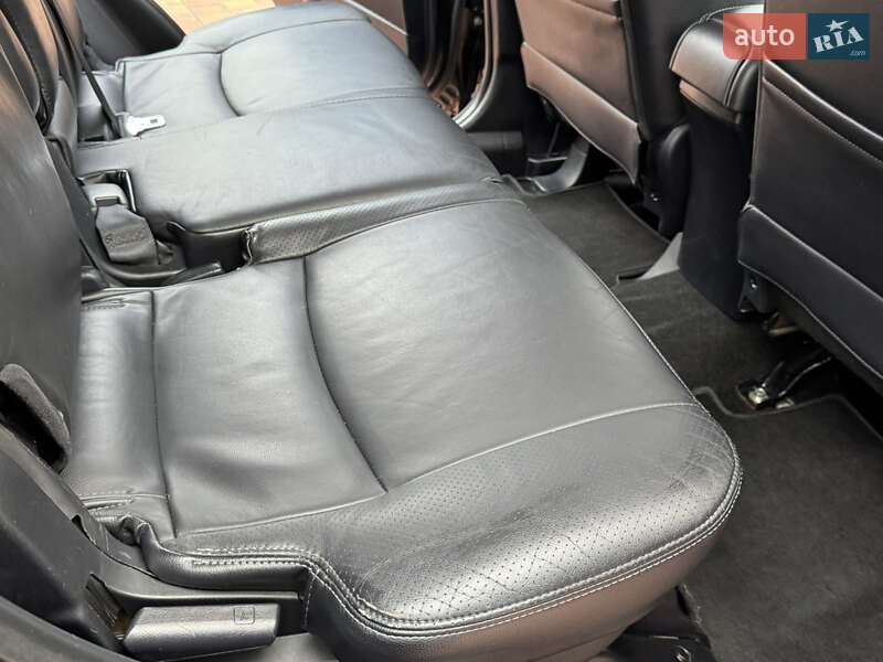 Позашляховик / Кросовер Mitsubishi Outlander XL 2008 в Одесі