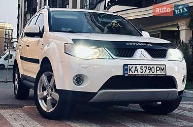 Позашляховик / Кросовер Mitsubishi Outlander XL 2010 в 