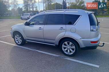 Внедорожник / Кроссовер Mitsubishi Outlander XL 2010 в 