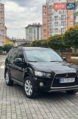 Позашляховик / Кросовер Mitsubishi Outlander XL 2012 в Івано-Франківську