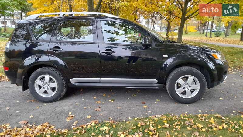 Внедорожник / Кроссовер Mitsubishi Outlander XL 2009 в Хмельницком