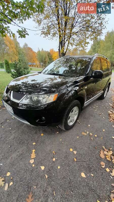 Внедорожник / Кроссовер Mitsubishi Outlander XL 2009 в Хмельницком