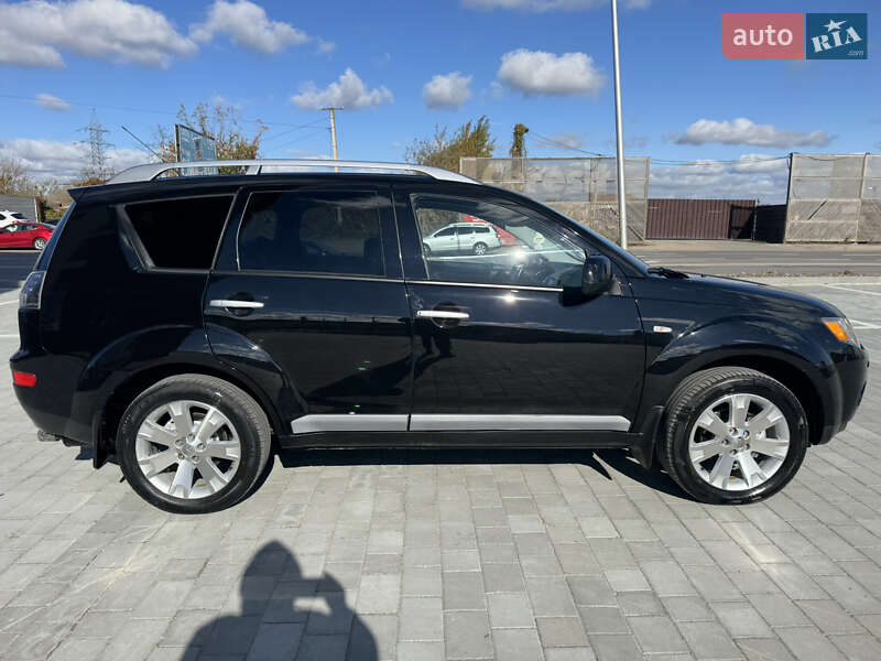 Позашляховик / Кросовер Mitsubishi Outlander XL 2008 в Івано-Франківську