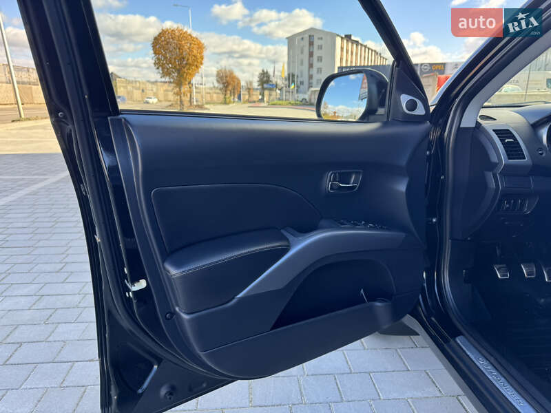 Позашляховик / Кросовер Mitsubishi Outlander XL 2008 в Івано-Франківську