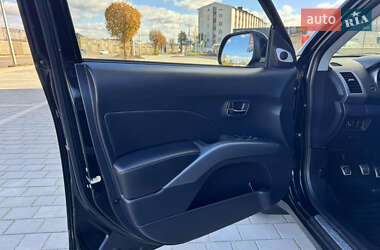 Позашляховик / Кросовер Mitsubishi Outlander XL 2008 в 