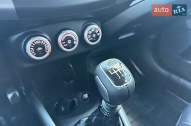 Позашляховик / Кросовер Mitsubishi Outlander XL 2008 в 