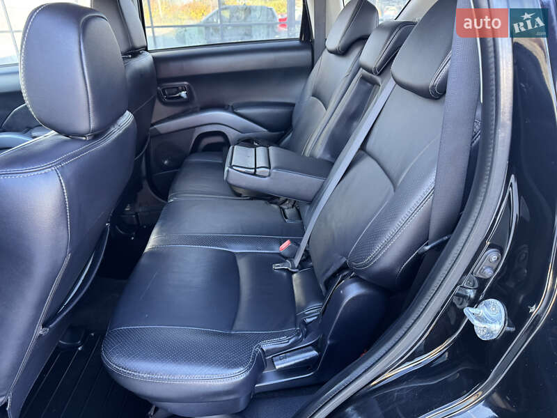 Позашляховик / Кросовер Mitsubishi Outlander XL 2008 в Івано-Франківську