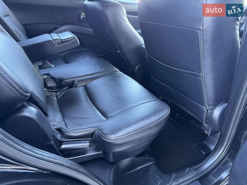 Позашляховик / Кросовер Mitsubishi Outlander XL 2008 в Івано-Франківську