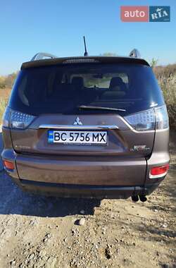 Позашляховик / Кросовер Mitsubishi Outlander XL 2010 в  фото 8 Позашляховик / Кросовер Mitsubishi Outlander XL 2010 в