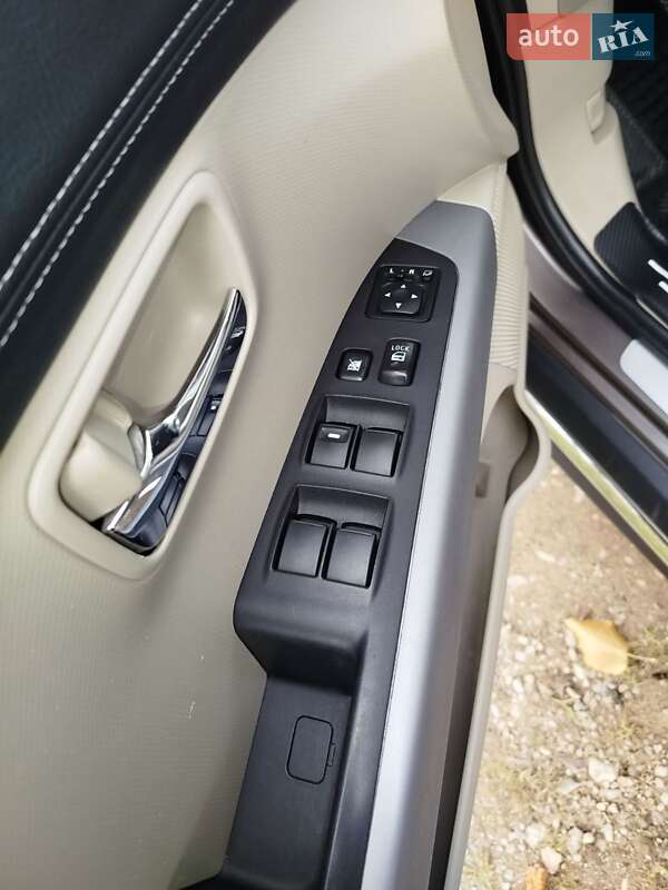 Внедорожник / Кроссовер Mitsubishi Outlander XL 2010 в Самборе фото 28 Внедорожник / Кроссовер Mitsubishi Outlander XL 2010 в Самборе