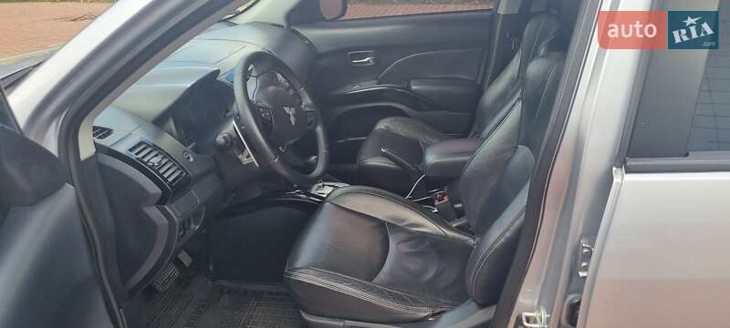 Позашляховик / Кросовер Mitsubishi Outlander XL 2007 в Кам'янському фото 11 Позашляховик / Кросовер Mitsubishi Outlander XL 2007 в Кам'янському