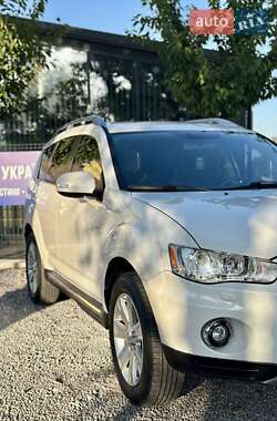 Внедорожник / Кроссовер Mitsubishi Outlander XL 2011 в 