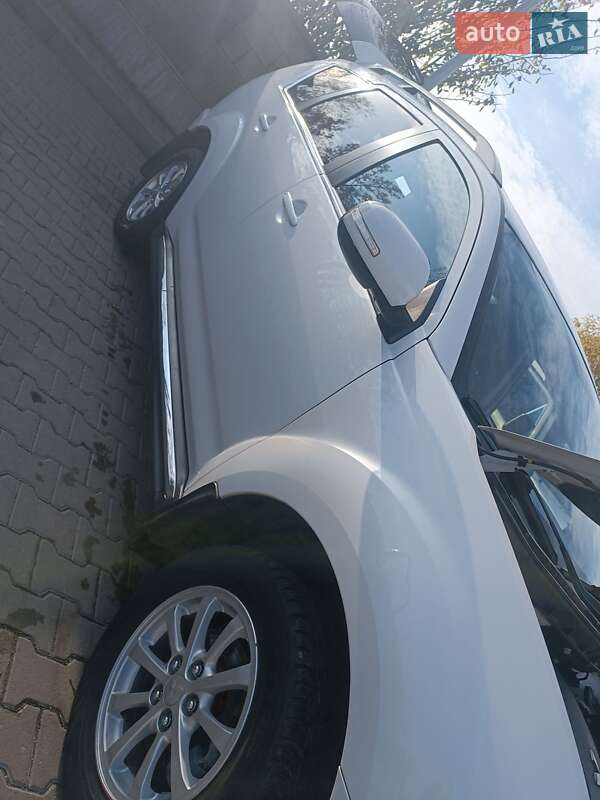 Позашляховик / Кросовер Mitsubishi Outlander XL 2011 в Дубні фото 9 Позашляховик / Кросовер Mitsubishi Outlander XL 2011 в Дубні