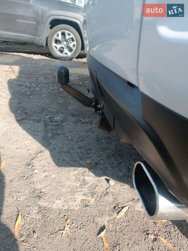 Позашляховик / Кросовер Mitsubishi Outlander XL 2011 в Дубні фото 21 Позашляховик / Кросовер Mitsubishi Outlander XL 2011 в Дубні