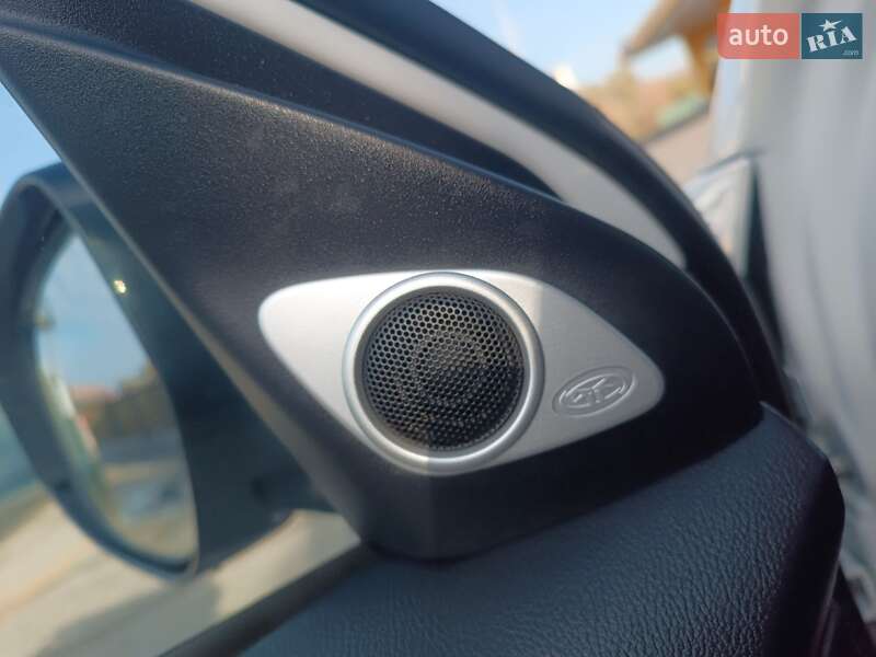 Позашляховик / Кросовер Mitsubishi Outlander XL 2011 в Дубні фото 23 Позашляховик / Кросовер Mitsubishi Outlander XL 2011 в Дубні