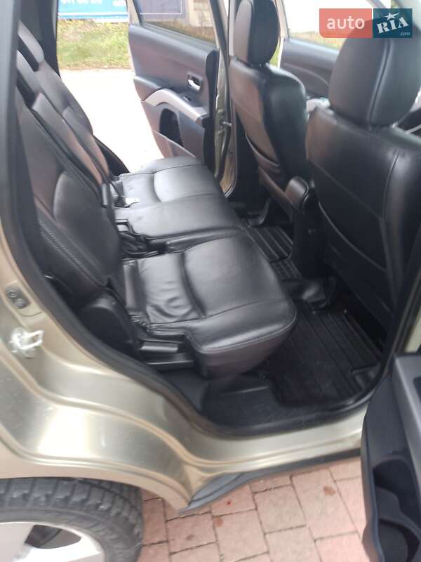 Позашляховик / Кросовер Mitsubishi Outlander XL 2007 в Трускавці фото 18 Позашляховик / Кросовер Mitsubishi Outlander XL 2007 в Трускавці