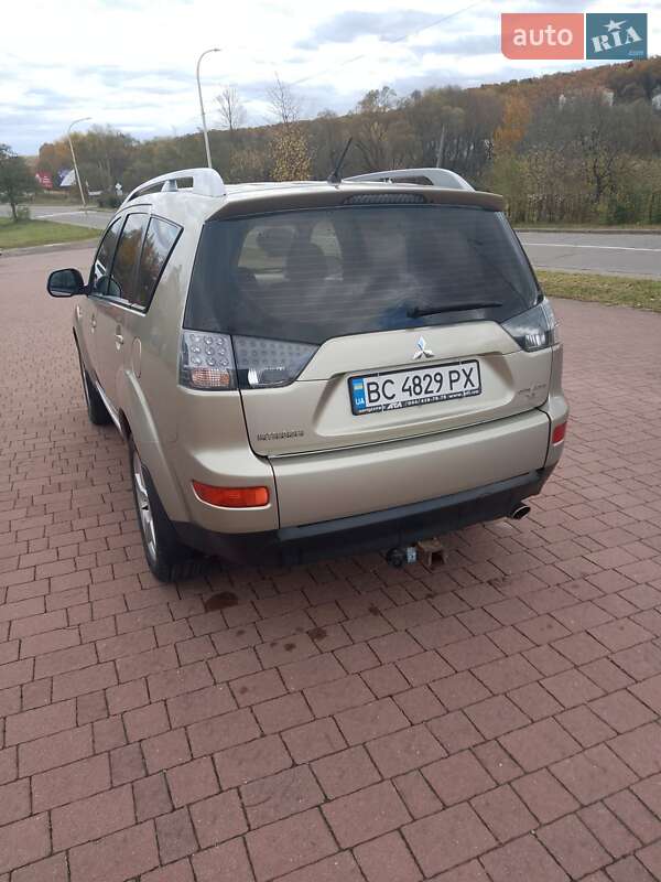 Позашляховик / Кросовер Mitsubishi Outlander XL 2007 в Трускавці фото 11 Позашляховик / Кросовер Mitsubishi Outlander XL 2007 в Трускавці