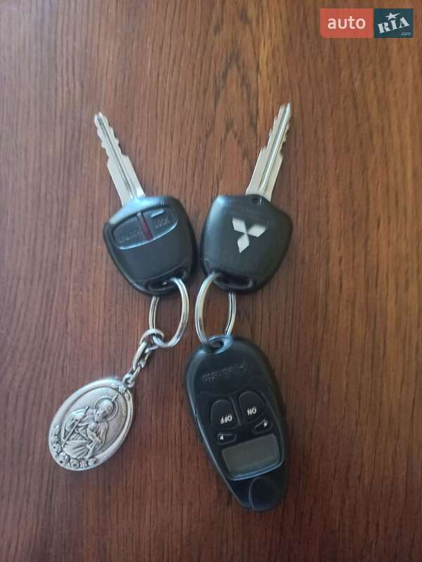 Внедорожник / Кроссовер Mitsubishi Outlander XL 2011 в Ивано-Франковске фото 44 Внедорожник / Кроссовер Mitsubishi Outlander XL 2011 в Ивано-Франковске