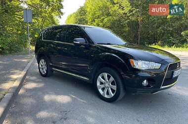 Внедорожник / Кроссовер Mitsubishi Outlander XL 2012 в 