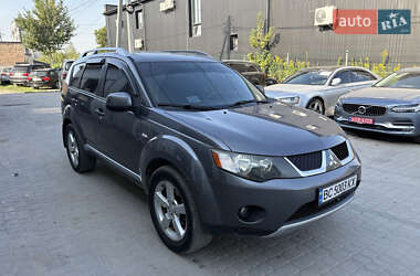 Позашляховик / Кросовер Mitsubishi Outlander XL 2008 в Києві