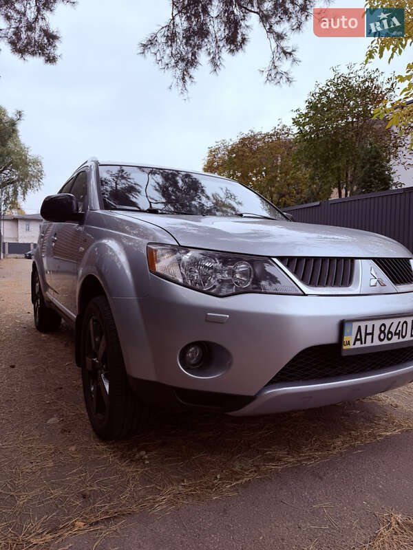 Внедорожник / Кроссовер Mitsubishi Outlander XL 2007 в Киеве фото 4 Внедорожник / Кроссовер Mitsubishi Outlander XL 2007 в Киеве