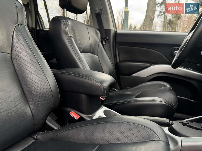 Позашляховик / Кросовер Mitsubishi Outlander XL 2008 в Харкові фото 26 Позашляховик / Кросовер Mitsubishi Outlander XL 2008 в Харкові