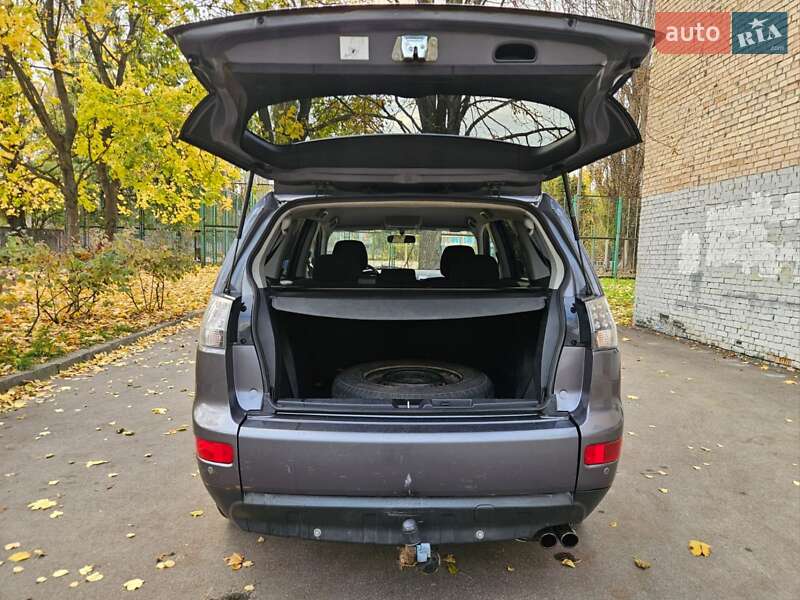 Позашляховик / Кросовер Mitsubishi Outlander XL 2007 в Дніпрі