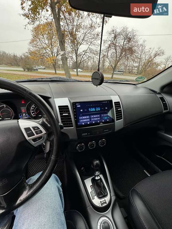Позашляховик / Кросовер Mitsubishi Outlander XL 2011 в Запоріжжі фото 12 Позашляховик / Кросовер Mitsubishi Outlander XL 2011 в Запоріжжі