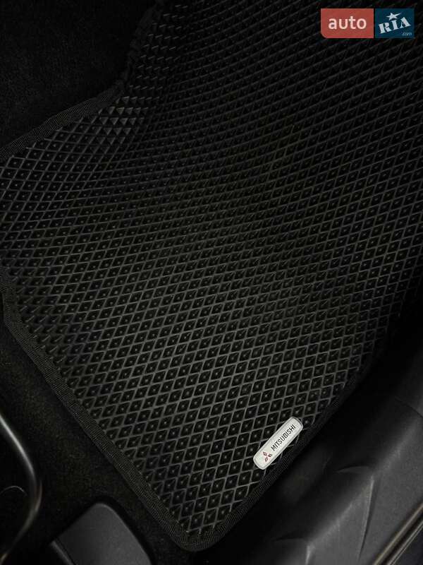 Позашляховик / Кросовер Mitsubishi Outlander XL 2011 в Запоріжжі фото 22 Позашляховик / Кросовер Mitsubishi Outlander XL 2011 в Запоріжжі