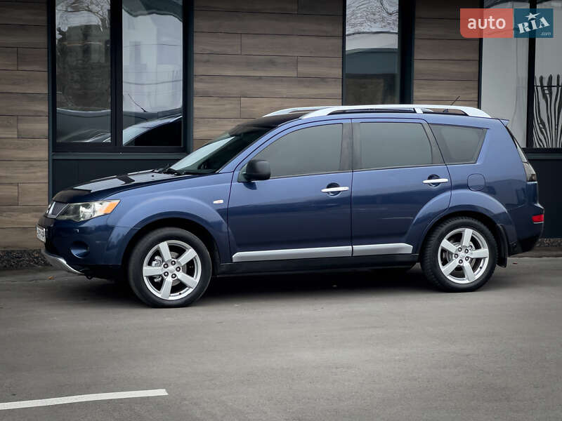 Позашляховик / Кросовер Mitsubishi Outlander XL 2008 в Києві