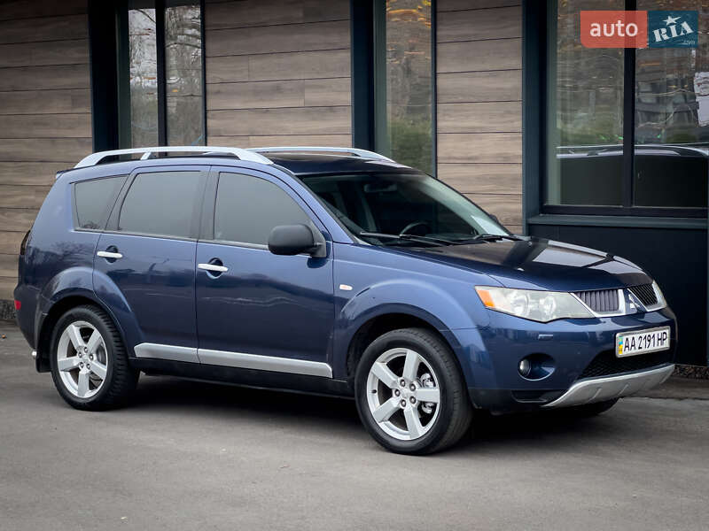 Позашляховик / Кросовер Mitsubishi Outlander XL 2008 в Києві