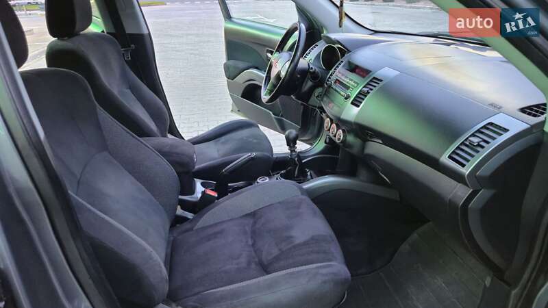 Позашляховик / Кросовер Mitsubishi Outlander XL 2007 в Одесі фото 56 Позашляховик / Кросовер Mitsubishi Outlander XL 2007 в Одесі