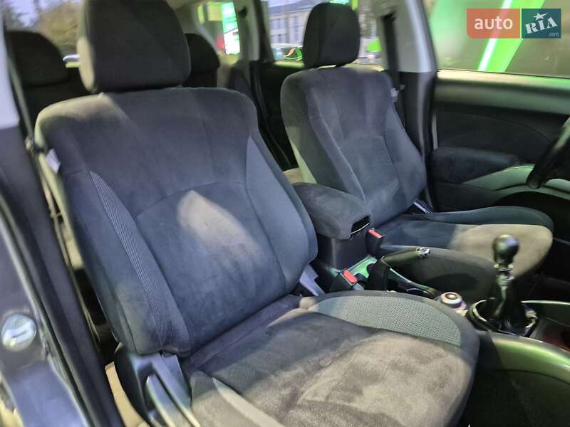 Позашляховик / Кросовер Mitsubishi Outlander XL 2007 в Одесі фото 78 Позашляховик / Кросовер Mitsubishi Outlander XL 2007 в Одесі